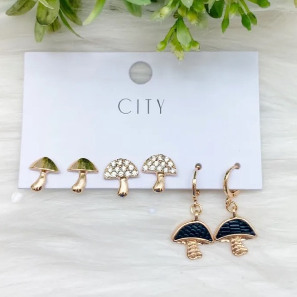 Boho Mushroom Stud & Huggie Hoop Earrings Set Gold Diamond Red / NWT - Picture 6 of 7